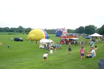 2 Balloons 1/2 Full
